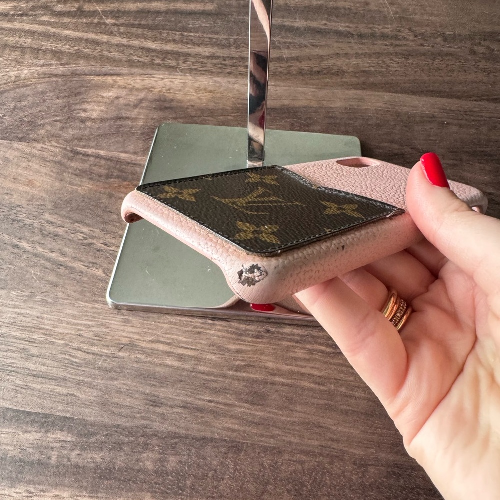 Louis Vuitton iPhone X/Xs Case - Picture 9 of 11